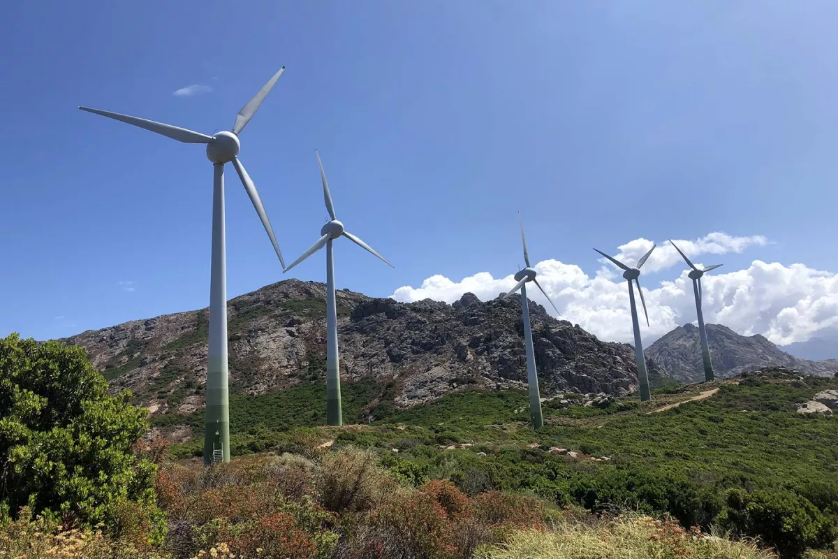 Le parc de Calenzana, 10 éoliennes de 600 kW chacune - © Alpha Wind
